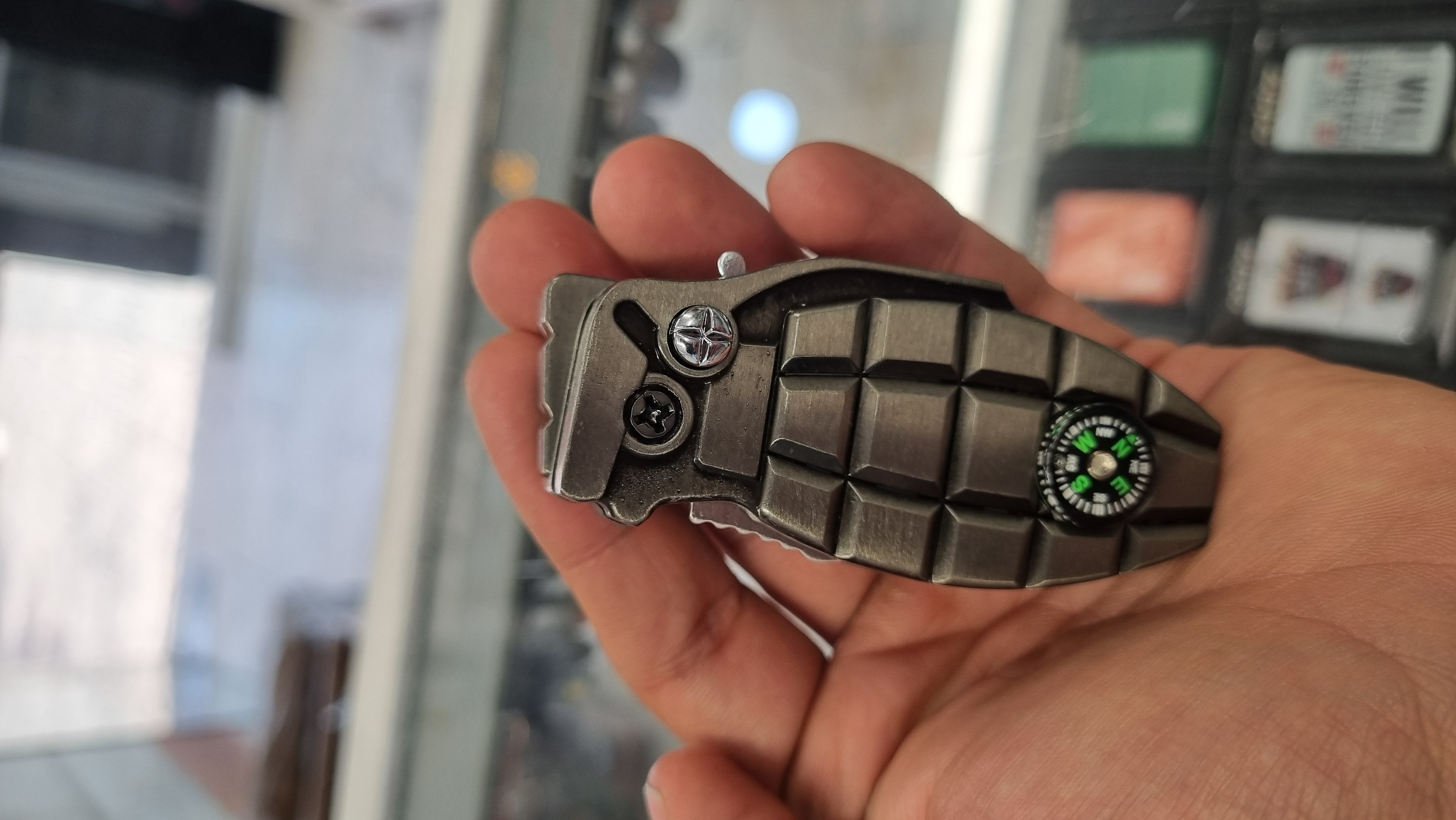 خرید فندک اتمی طرح نارنجک نقره ای