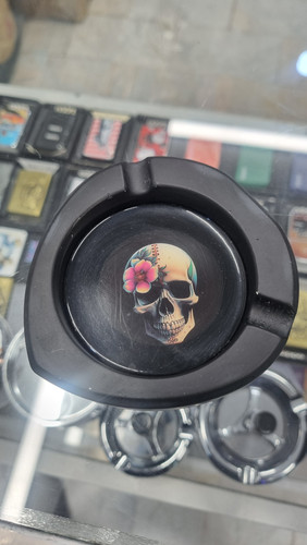 خرید زیر سیگاری مشکی اسکلتی