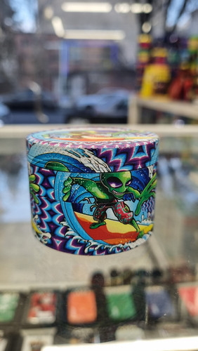 خرید شیکر طرح آدم فضایی