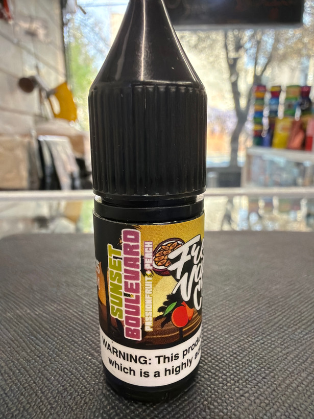 سالت 20 میلیگرم 10 میلی لیتر با طعم پشنفوروت هلو ، SUNSET BOULEVARD برند Fresh Vape